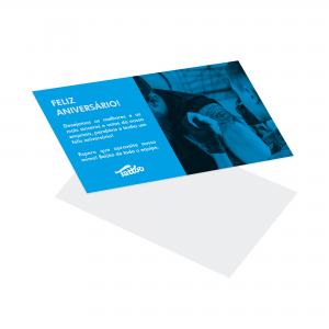 Postal Papel Cartão 300g/m² 9,8x17,8 cm 4x0 Laminação BOPP Fosca Frente e Verso com Verniz UV Local Frente Corte Reto 